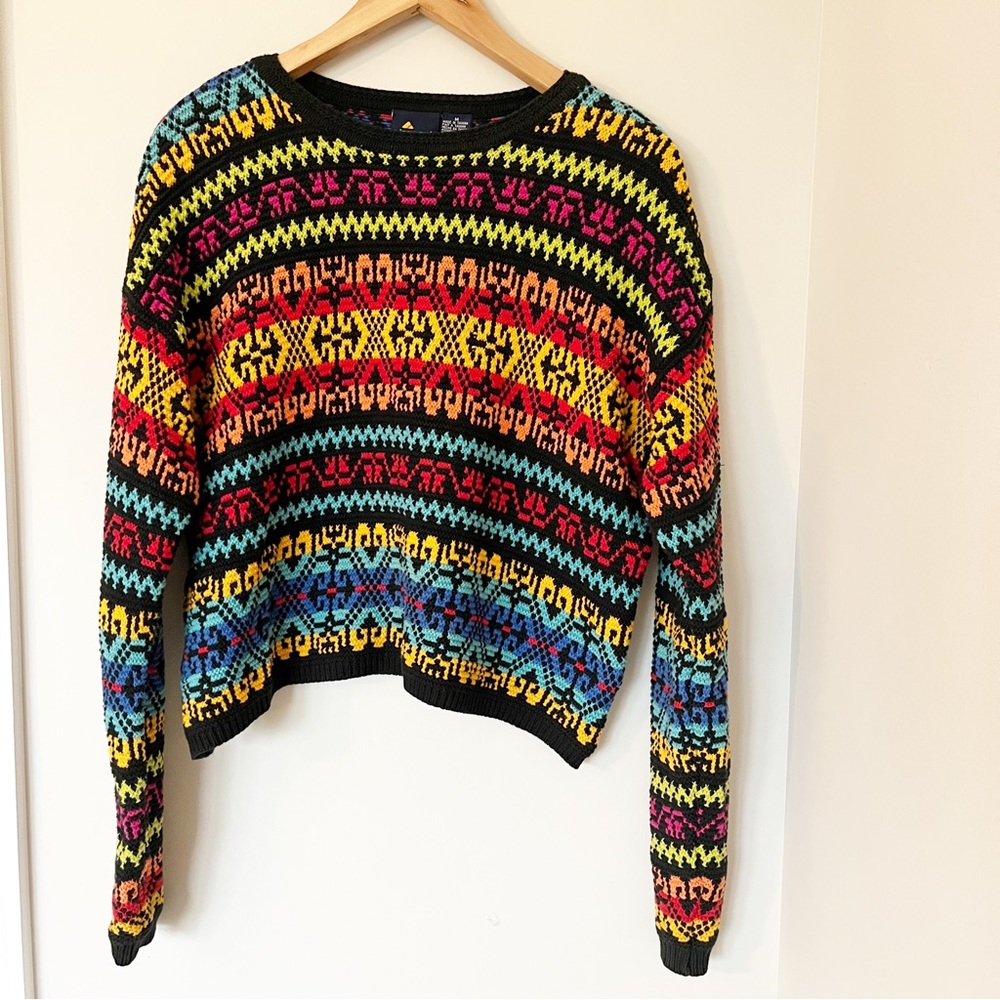 - VINTAGE Lizsport colorful cropped sweater sz. M
